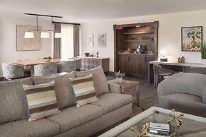 The Scottsdale Resort and Spa, Curio Collection by Hilton