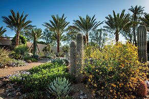 The Scottsdale Resort and Spa, Curio Collection by Hilton