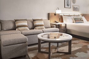 The Scottsdale Resort and Spa, Curio Collection by Hilton