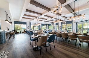 Prestige Harbourfront Resort, WorldHotels Luxury