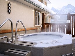 Banff Boundary Lodge