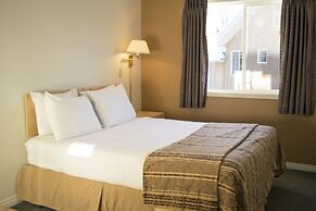 Banff Boundary Lodge