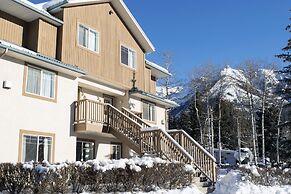 Banff Boundary Lodge