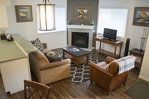 Banff Boundary Lodge