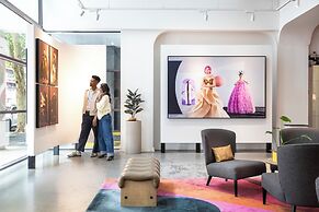Hotel Indigo Melbourne on Flinders by IHG