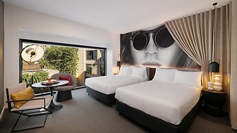 Hotel Indigo Melbourne on Flinders by IHG