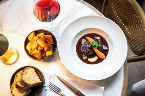 Hotel Indigo Melbourne on Flinders by IHG