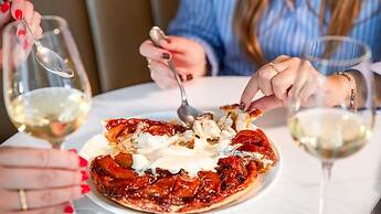 Hotel Indigo Melbourne on Flinders by IHG