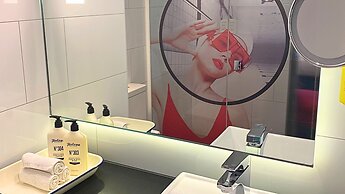 Hotel Indigo Melbourne on Flinders by IHG