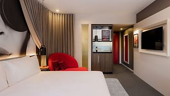 Hotel Indigo Melbourne on Flinders by IHG