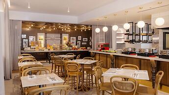 Hotel Indigo Melbourne on Flinders by IHG