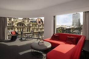 Hotel Indigo Melbourne on Flinders by IHG