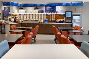 Holiday Inn Express Hotel & Suites Brattleboro by IHG