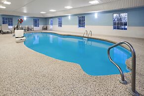 Holiday Inn Express Hotel & Suites Brattleboro by IHG