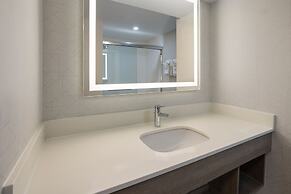 Holiday Inn Express Hotel & Suites Brattleboro by IHG