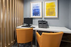 Holiday Inn Express Hotel & Suites Brattleboro by IHG