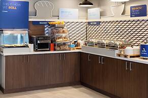 Holiday Inn Express Hotel & Suites Brattleboro by IHG