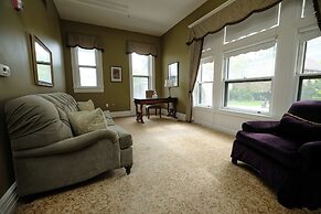 The Inn on Ferry Street