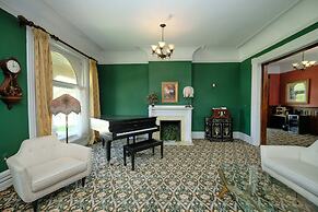 The Inn on Ferry Street