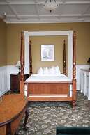 The Inn on Ferry Street