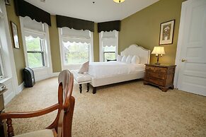 The Inn on Ferry Street