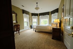 The Inn on Ferry Street