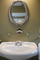 The Inn on Ferry Street