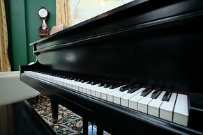 The Inn on Ferry Street