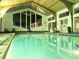 Stargazer Inn and Suites