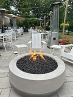 D. Hotel Suites & Spa