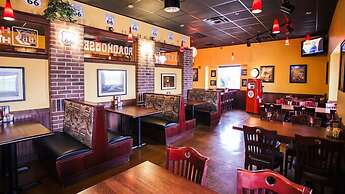 Lucille's Hotel