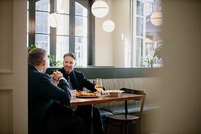 OPUS Hotel Vancouver