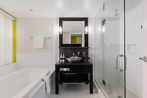 OPUS Hotel Vancouver