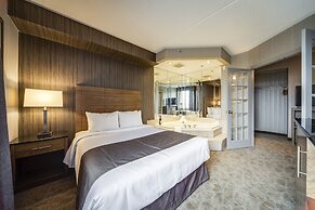 Monte Carlo Inn Airport Suites