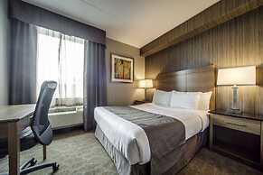 Monte Carlo Inn Airport Suites