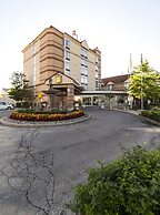 Monte Carlo Inn Airport Suites