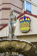 Monte Carlo Inn Airport Suites