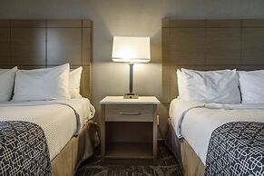 Monte Carlo Inn Airport Suites