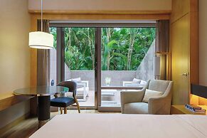 Renaissance Hong Kong Harbour View Hotel