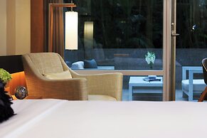 Renaissance Hong Kong Harbour View Hotel