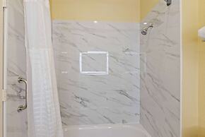 Days Inn & Suites by Wyndham Euless DFW Airport South