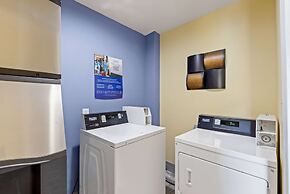 Days Inn & Suites by Wyndham Euless DFW Airport South