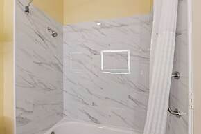 Days Inn & Suites by Wyndham Euless DFW Airport South