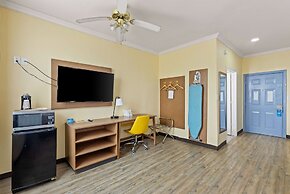 Days Inn & Suites by Wyndham Euless DFW Airport South