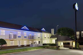 Days Inn & Suites by Wyndham Euless DFW Airport South