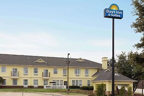Days Inn & Suites by Wyndham Euless DFW Airport South