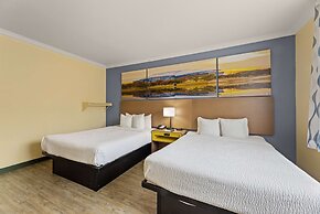 Days Inn & Suites by Wyndham Euless DFW Airport South
