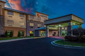 La Quinta Inn & Suites by Wyndham Fairborn Wright-Patterson