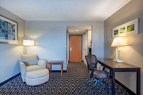 Wingate by Wyndham Gillette