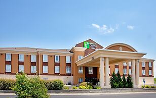 Holiday Inn Express & Suites Lawrence by IHG